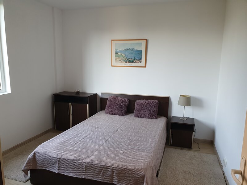 Drumul Taberei- Vanzare 2 camere 7/10- Tg Neamt-parc-liber-mobilat-79900E